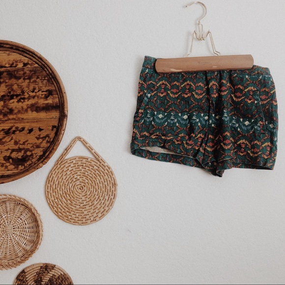 🚚 MOVING SALE! 🚚 Soft free people shorts - Picture 1 of 3